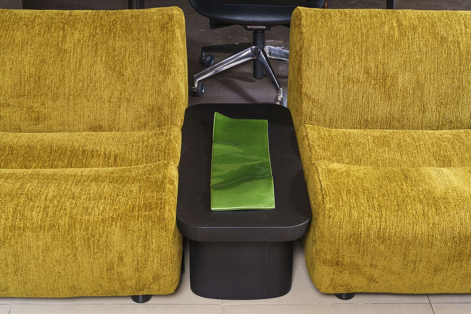 Poliform Модульный диван Ernest Olive от Poliform — в интерьере