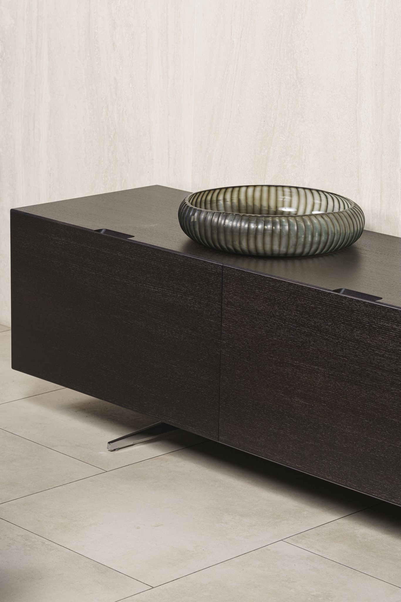 Flexform Комод Piuma aswood brown от Flexform — в интерьере