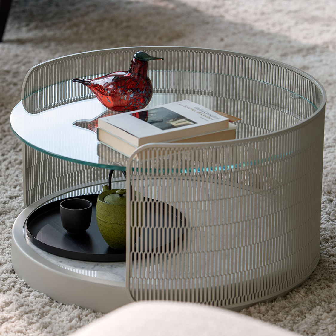 Flou Журнальный столик Chiaro Di Luna matt burnished/verde lepanto от Flou — в интерьере