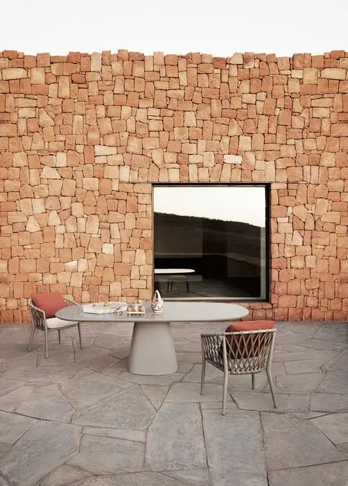 B&B Italia Уличный стол Allure O' 225 milk white cement от B&B Italia — в интерьере