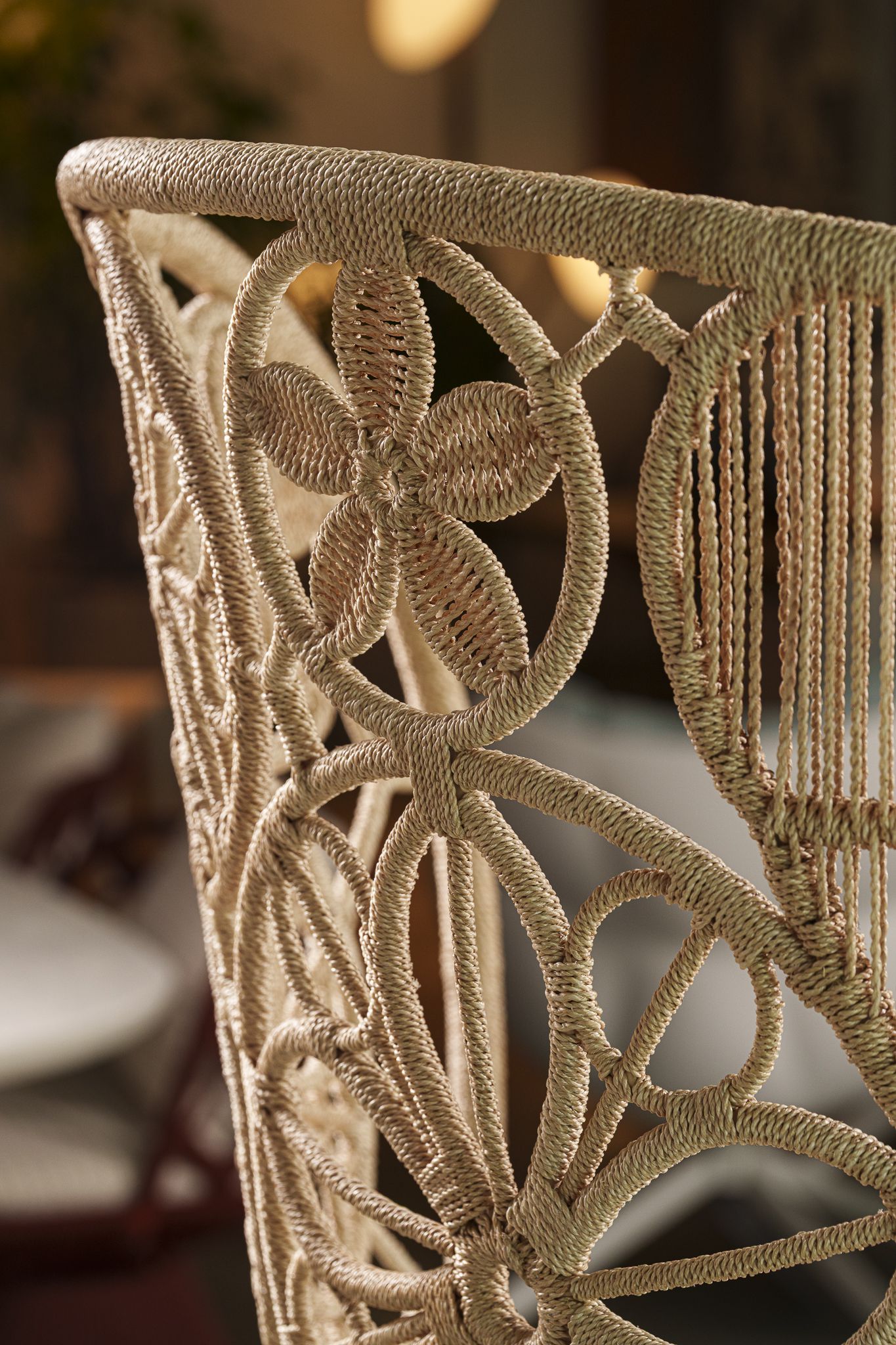 B&B Italia Уличное кресло Crinoline Natural abaca/Grey abaca от B&B Italia — в интерьере