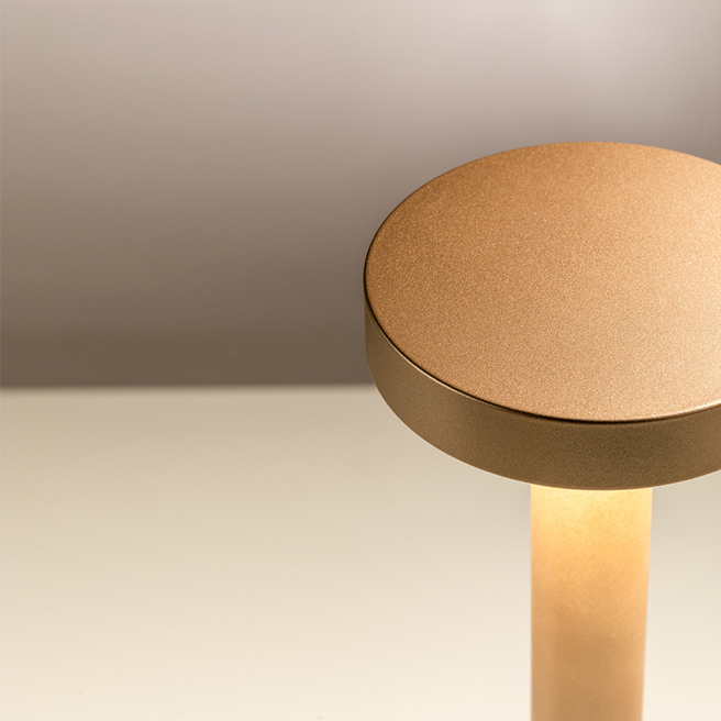 Davide Groppi Настольная лампа Tetatet Touch Matt gold от Davide Groppi — в интерьере