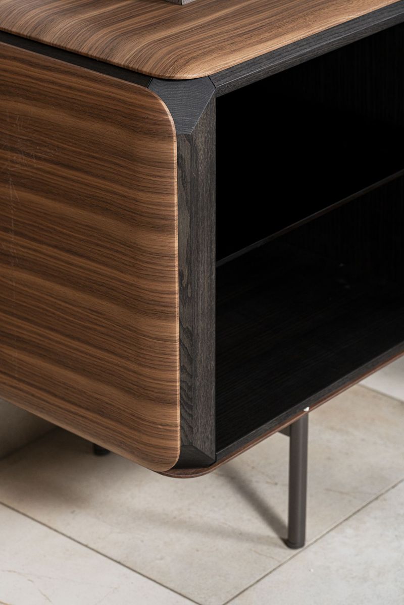 Porada Креденция Pebble Noce Canaletto от Porada