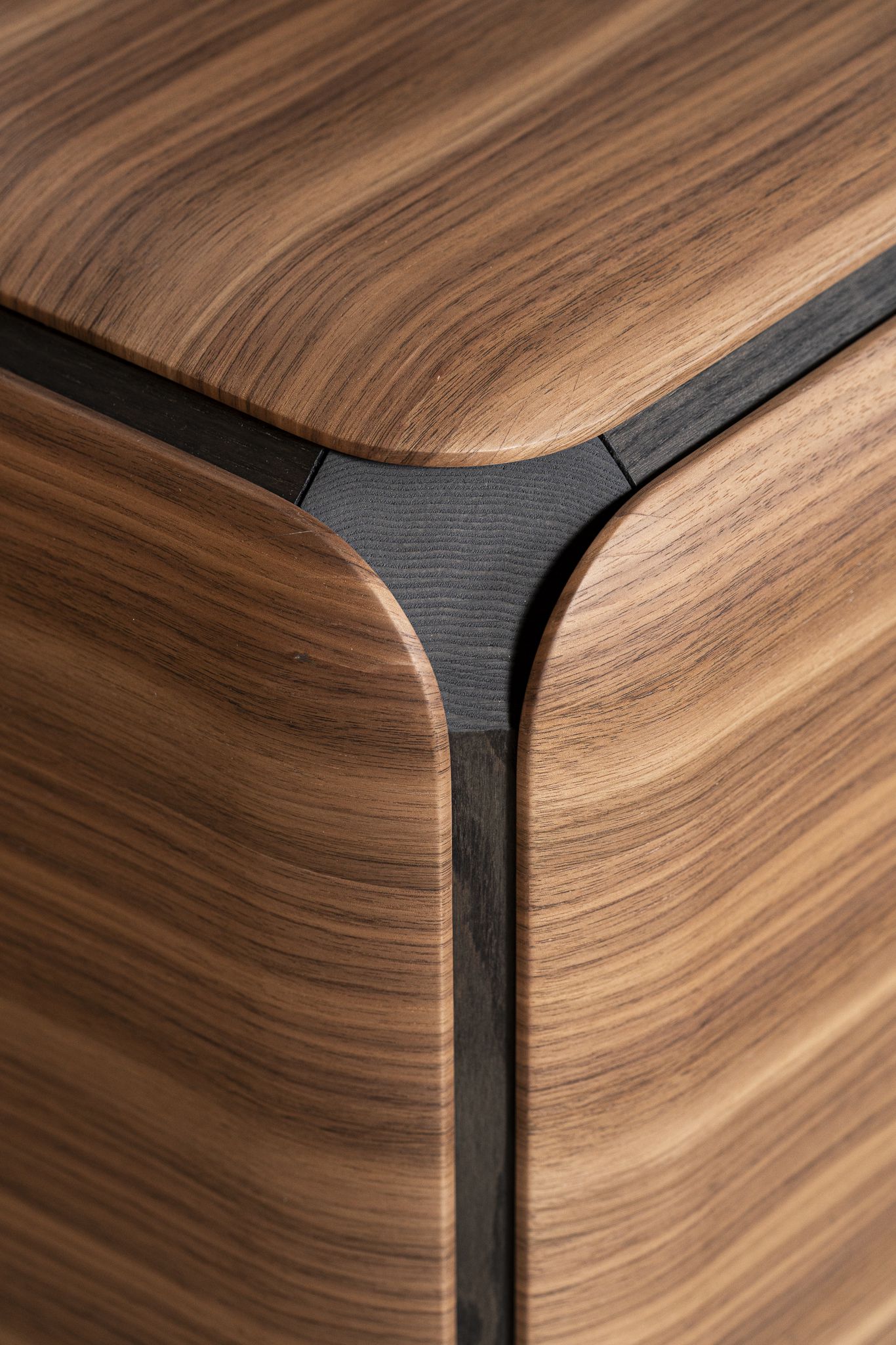 Porada Креденция Pebble Noce Canaletto от Porada — в интерьере