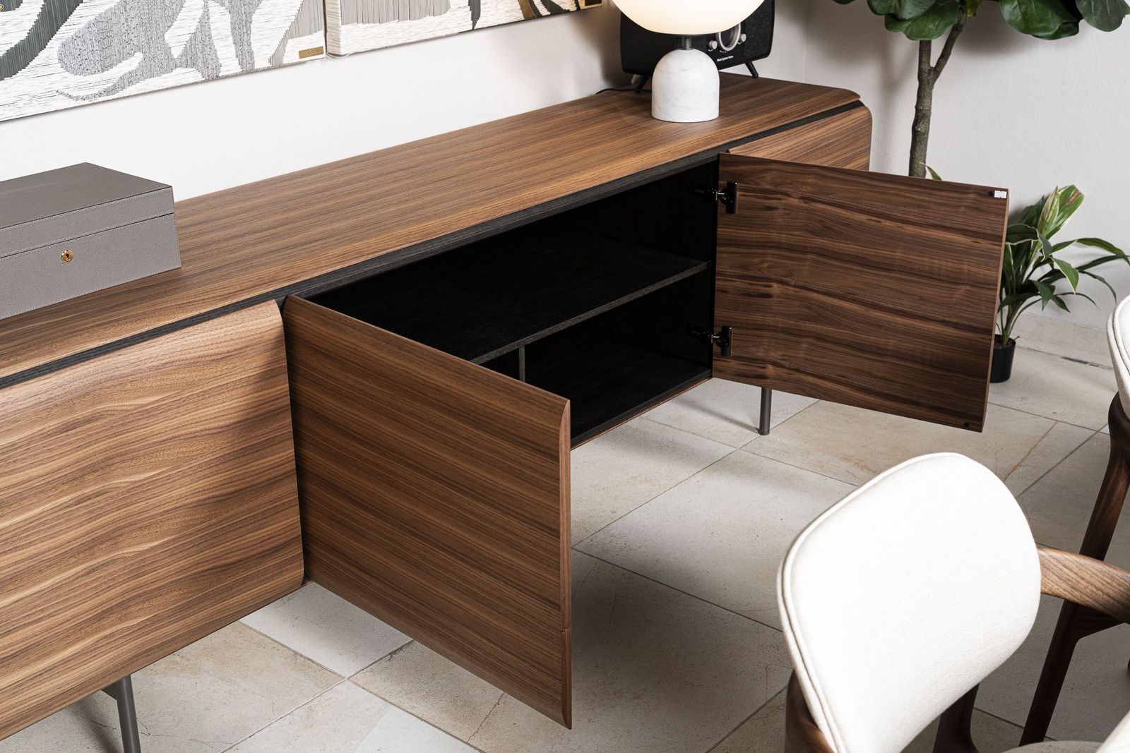 Porada Креденция Pebble Noce Canaletto от Porada — в интерьере