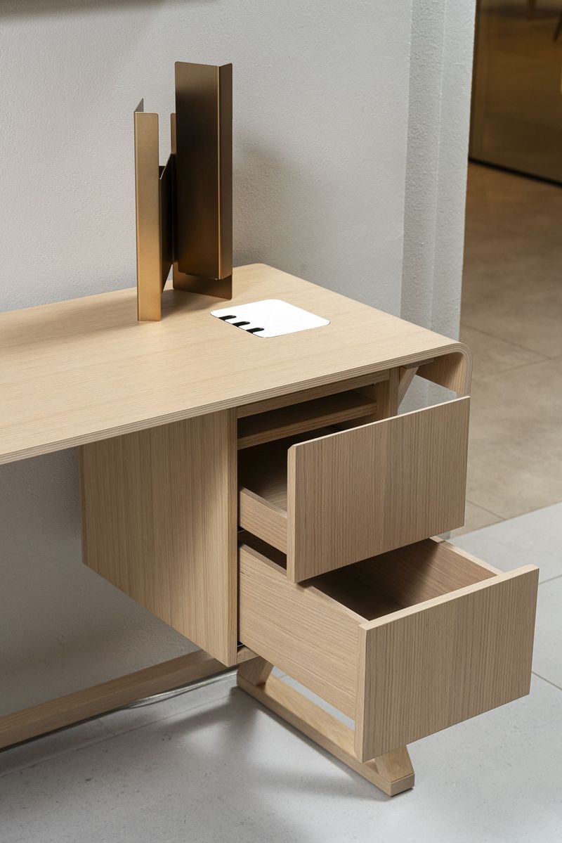 Maxalto Письменный стол Sidus Rovere chiaro spazzolato от Maxalto — в интерьере
