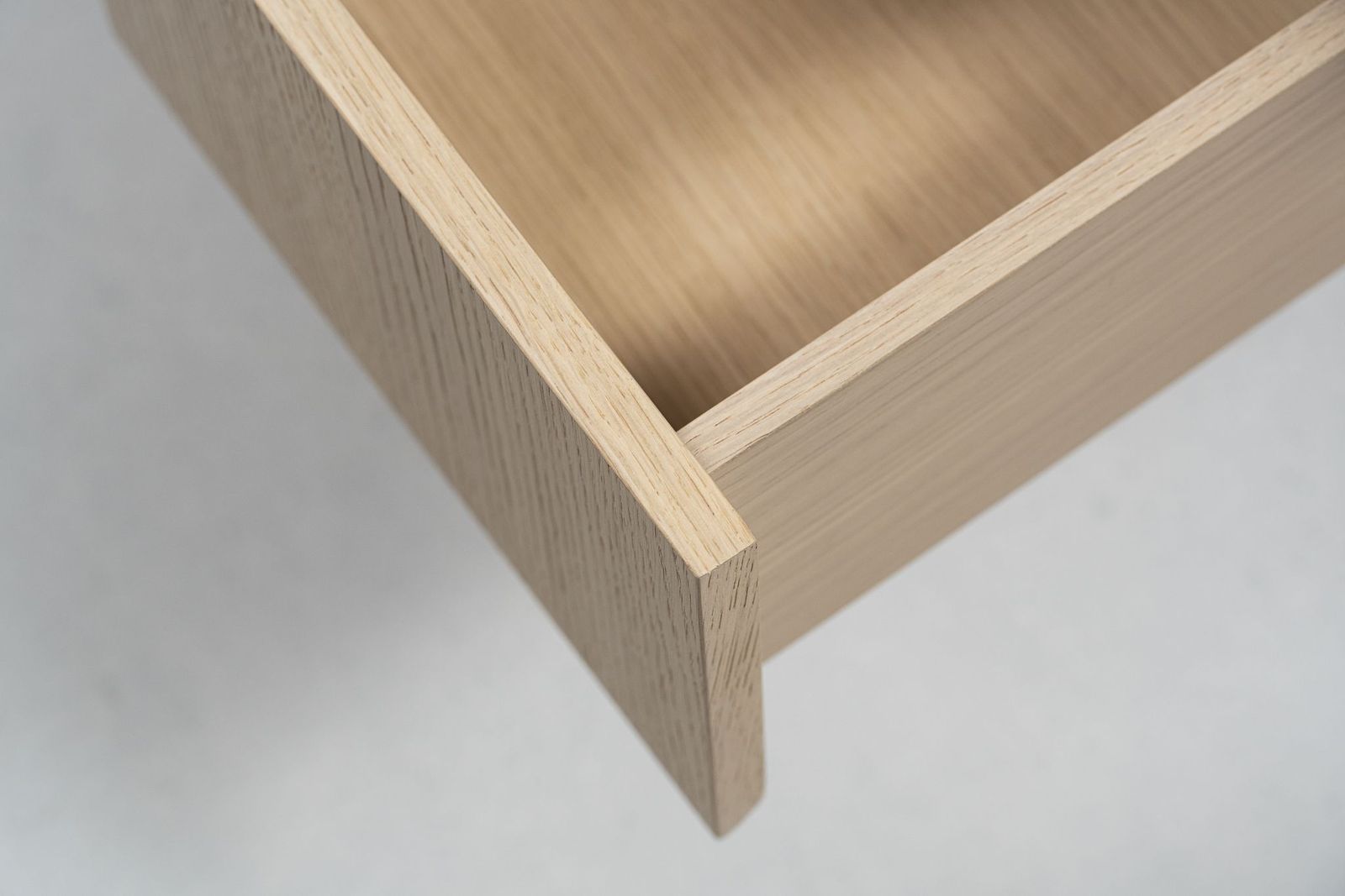 Maxalto Письменный стол Sidus Rovere chiaro spazzolato от Maxalto — в интерьере