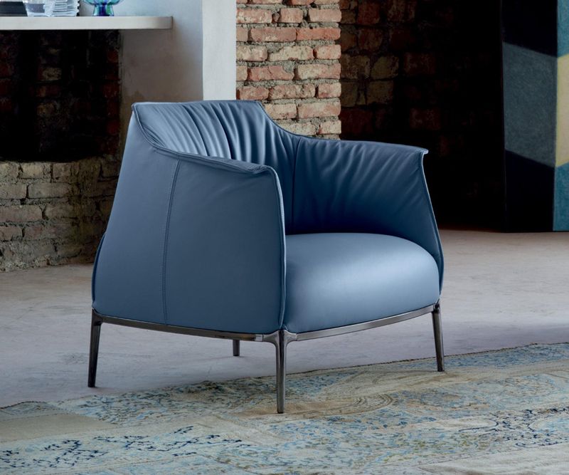 Poltrona Frau Кресло Archibald Pelle Steel blue от Poltrona Frau — в интерьере