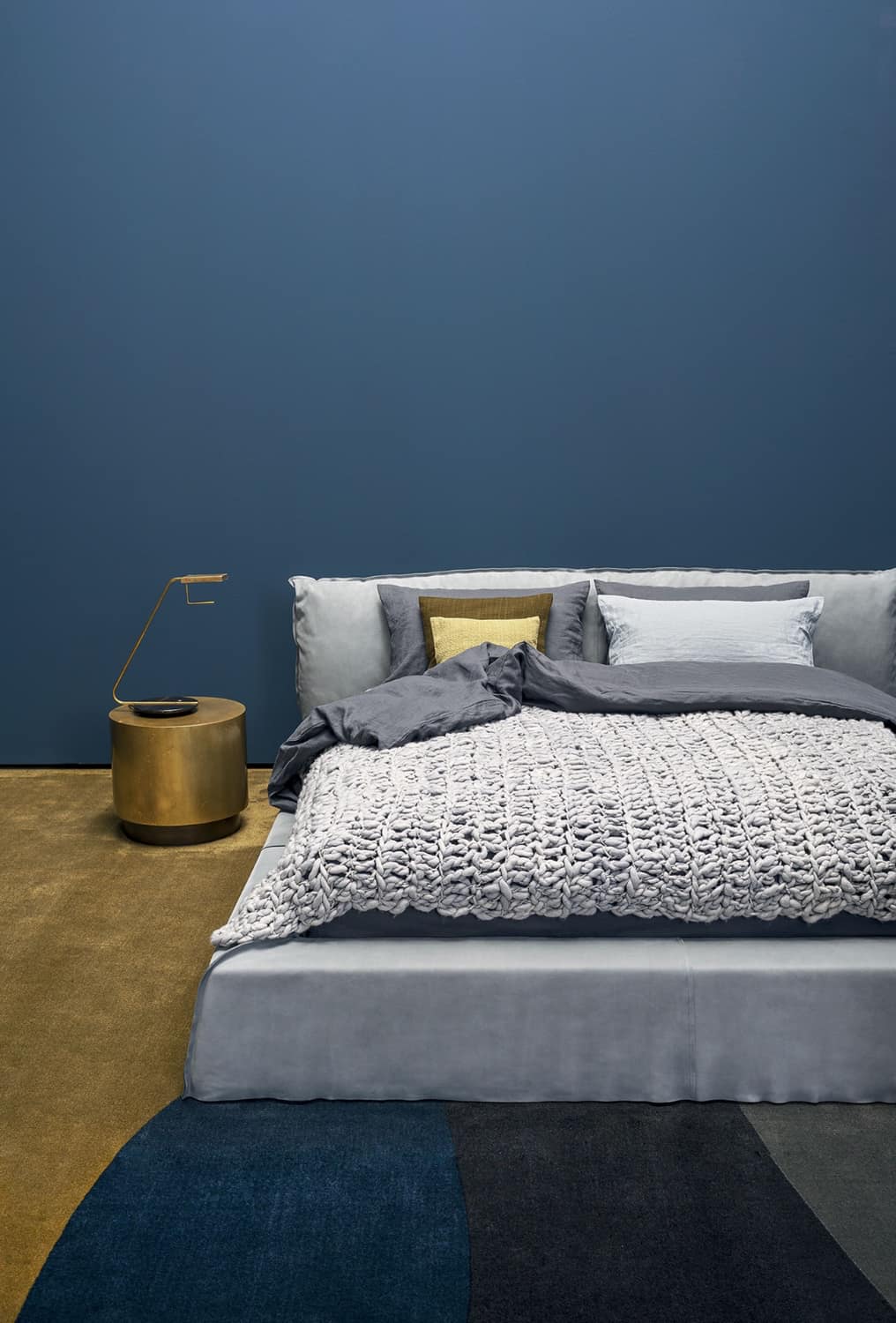 Baxter Кровать Paris Slim 180 Kashmir Ciment от Baxter — в интерьере