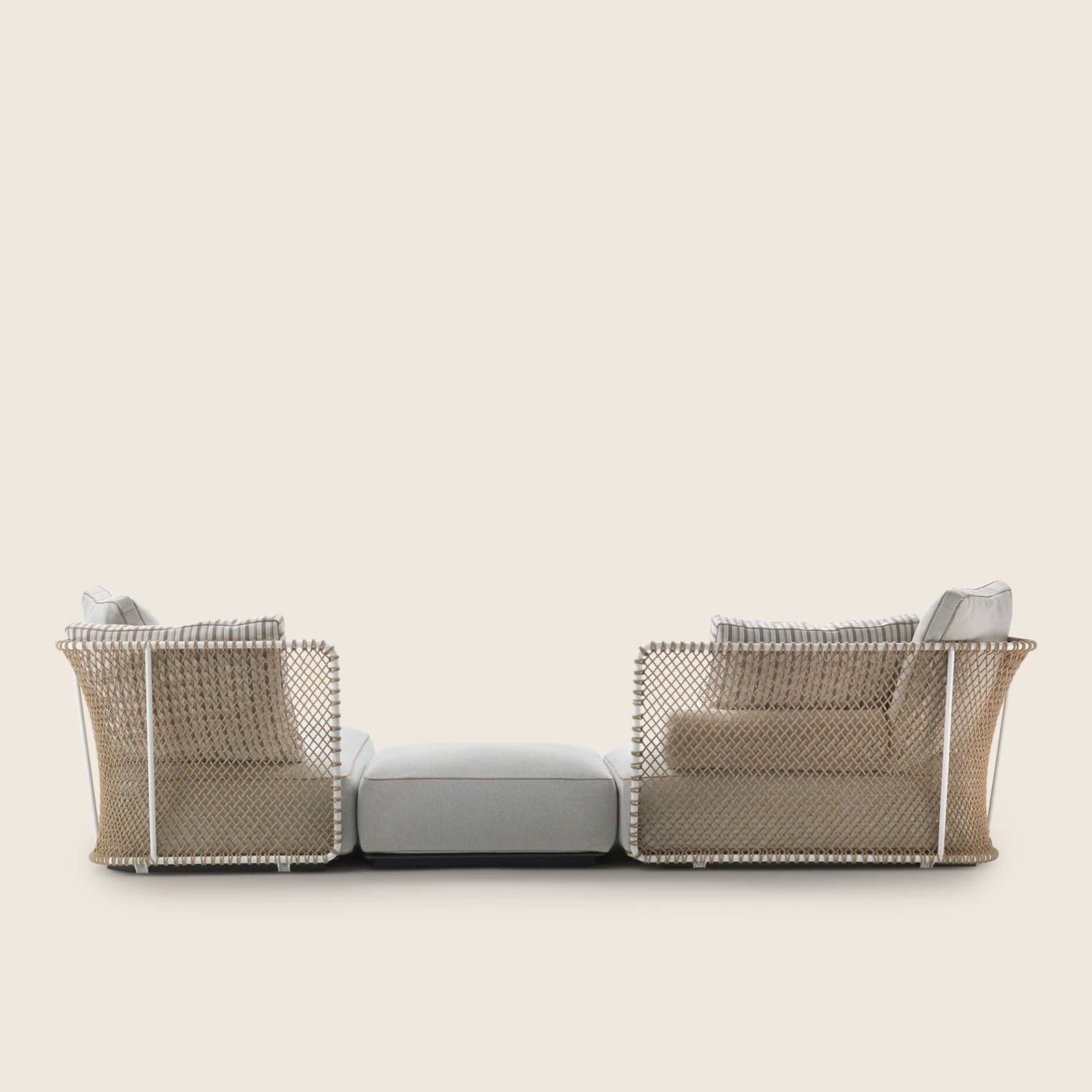 Flexform Уличный угловой диван Oasis от Flexform — в интерьере