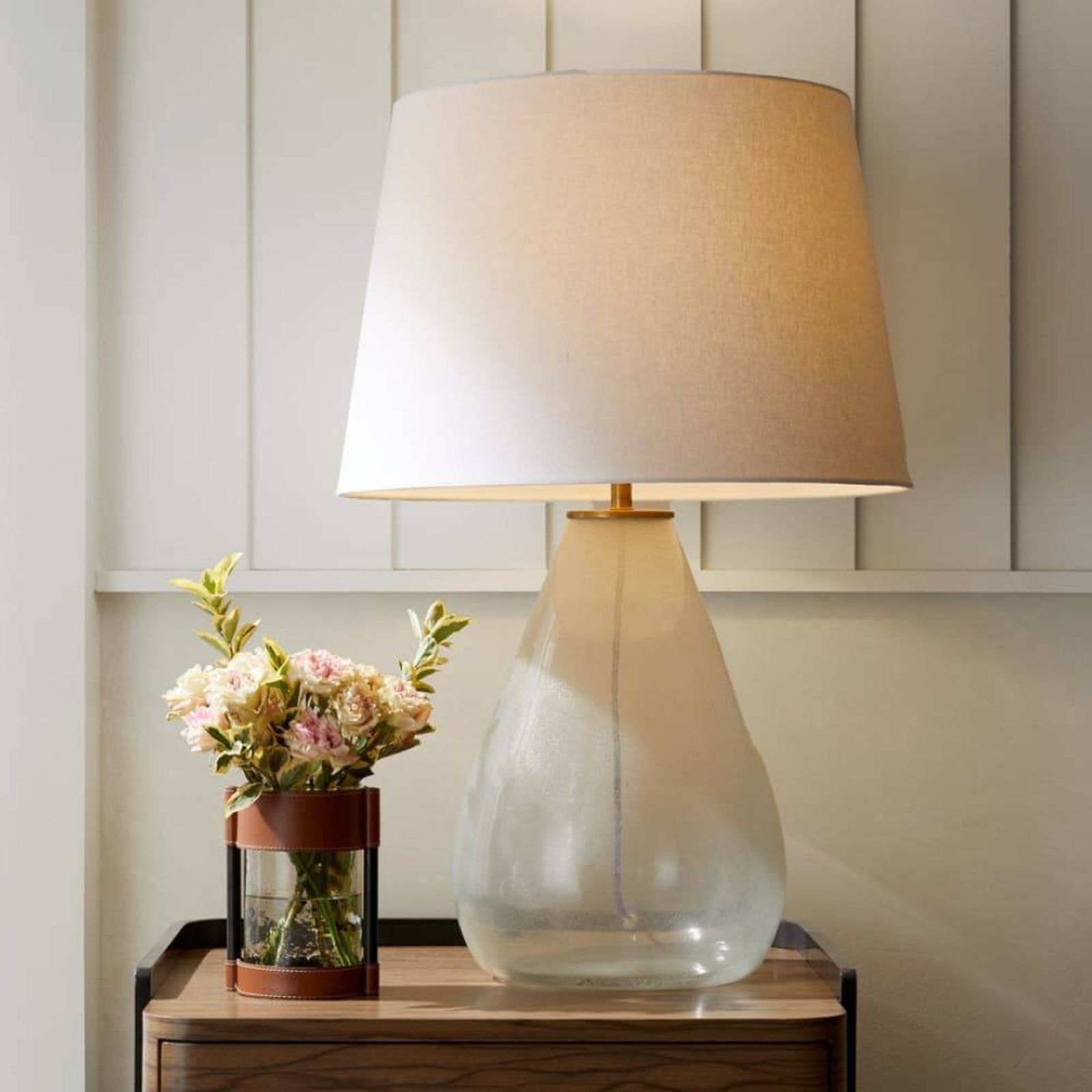 Arteriors Настольная лампа Tiber от Arteriors — в интерьере