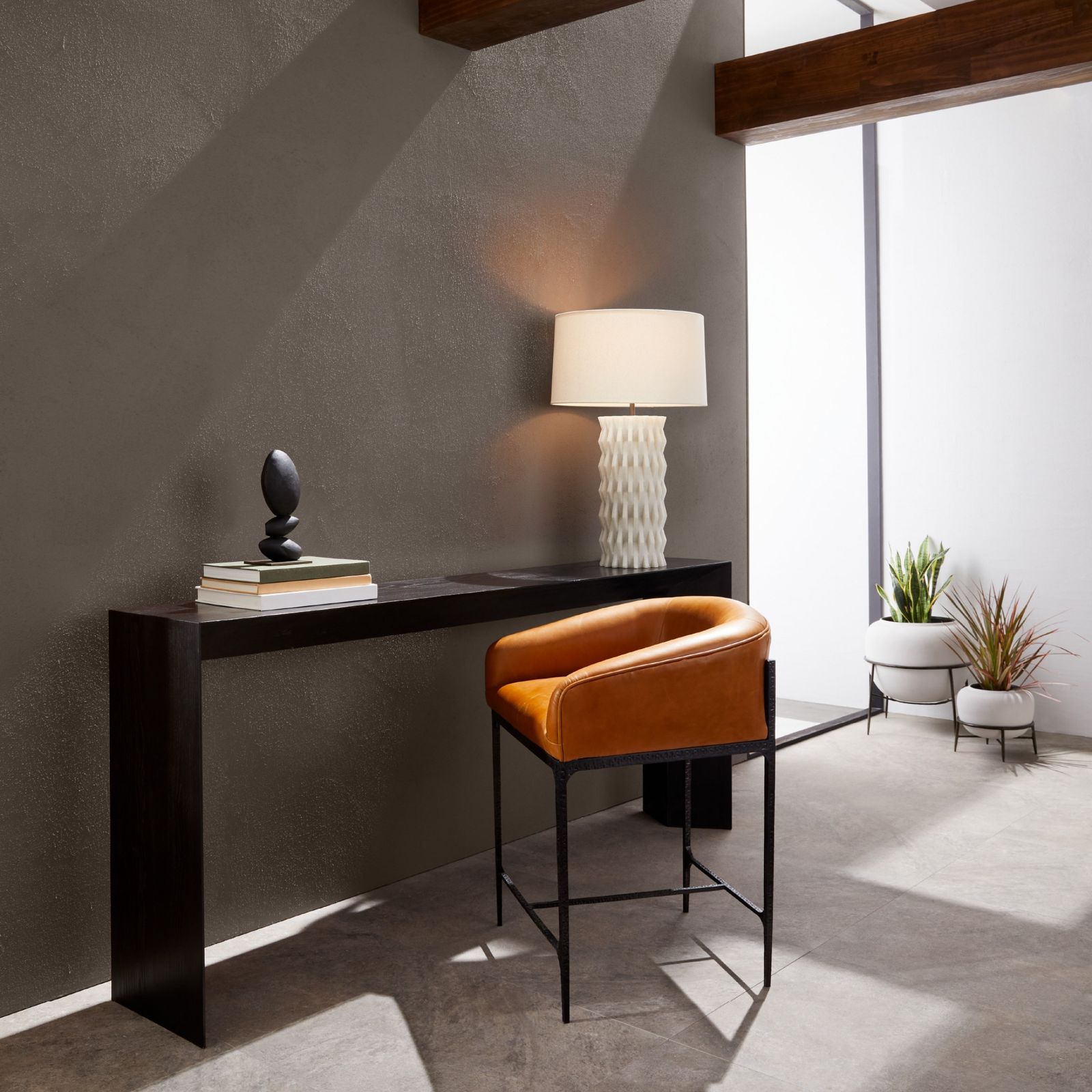 Arteriors Настольная лампа Nago от Arteriors — в интерьере