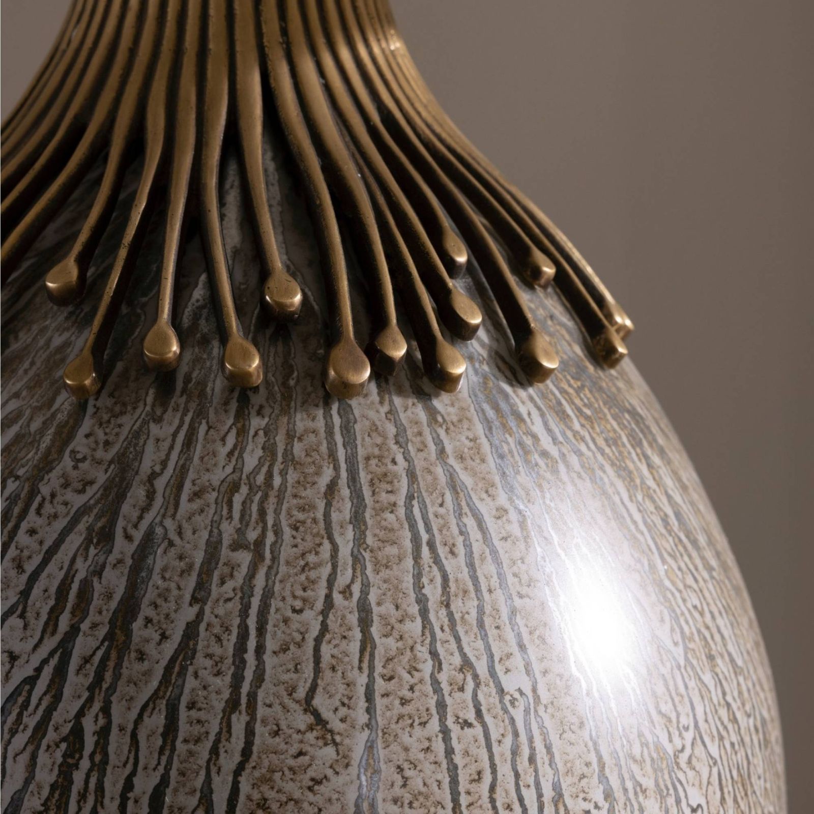 Arteriors Настольная лампа Wilhelm от Arteriors — в интерьере