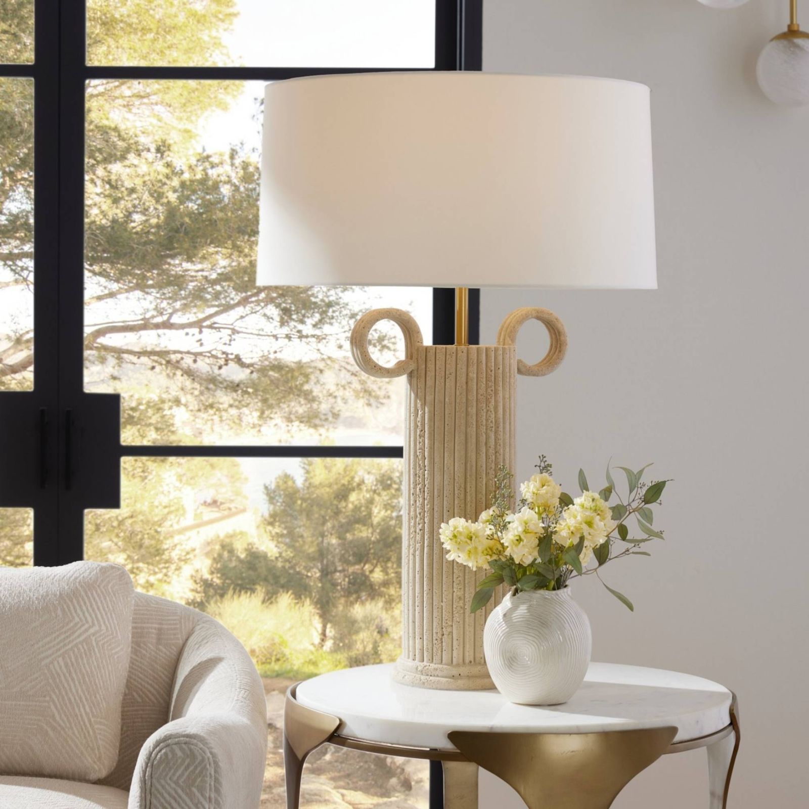 Arteriors Настольная лампа Eros от Arteriors — в интерьере