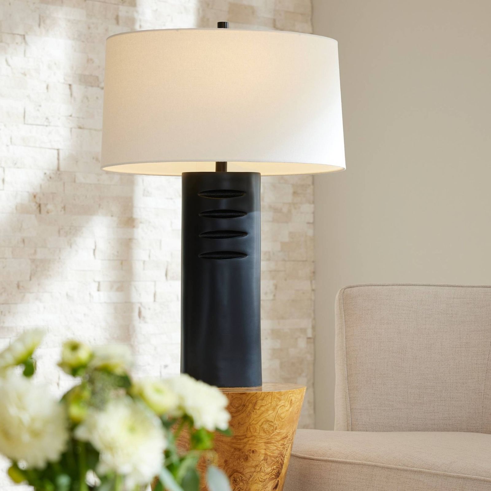Arteriors Настольная лампа Darth от Arteriors — в интерьере