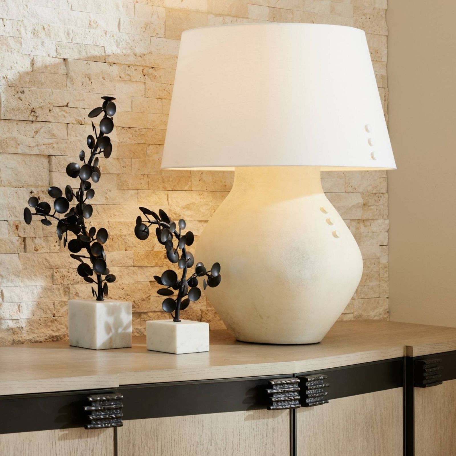 Arteriors Настольная лампа Casablanca от Arteriors — в интерьере