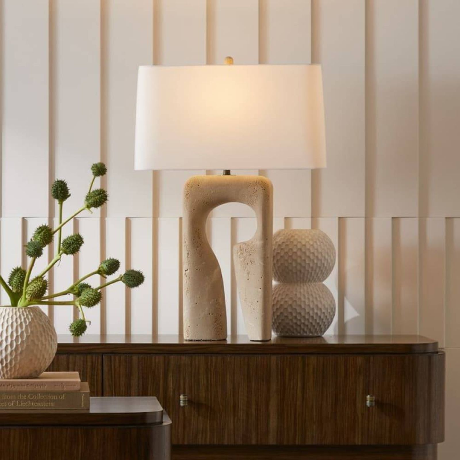 Arteriors Настольная лампа Kamora от Arteriors — в интерьере