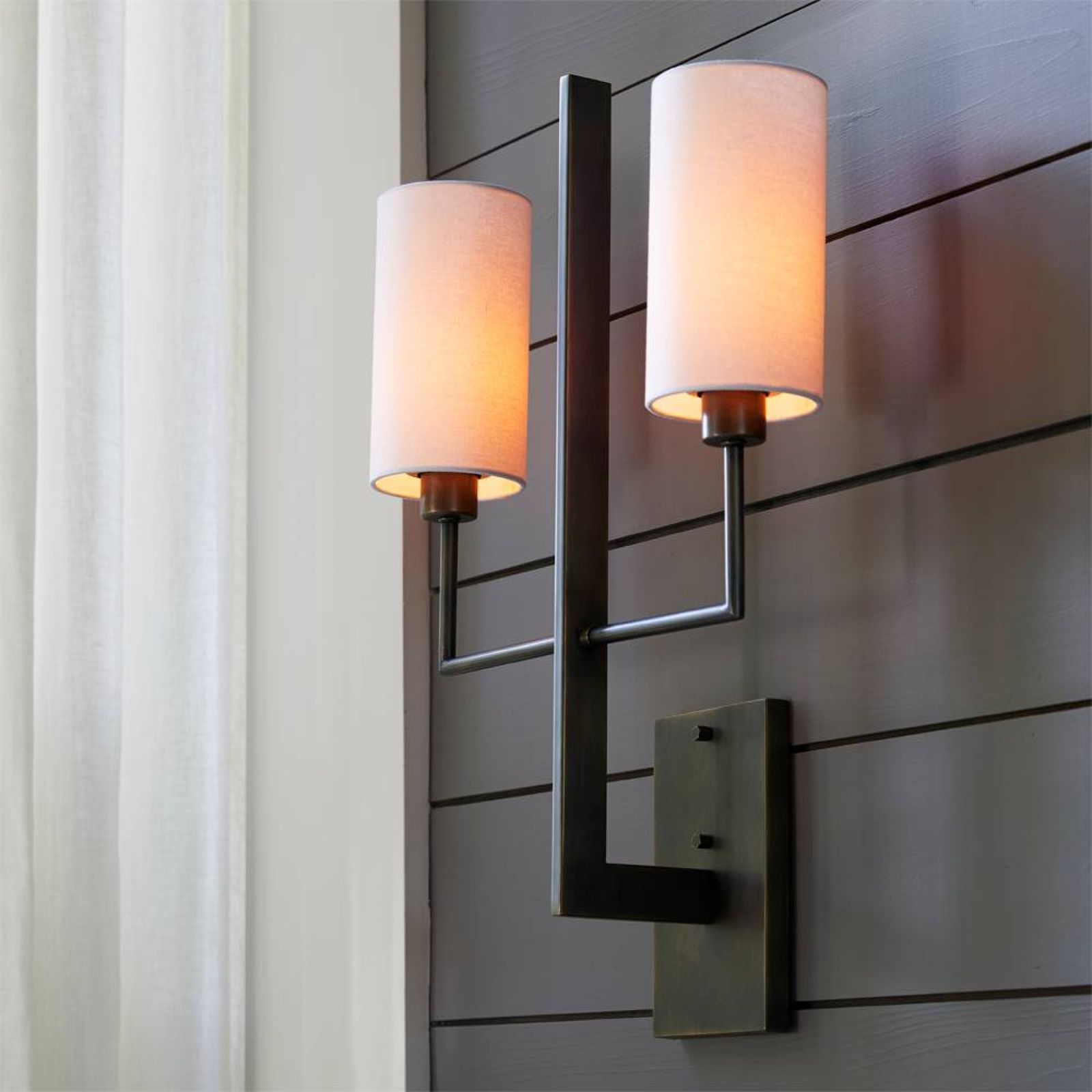 Arteriors Бра Blade от Arteriors — в интерьере