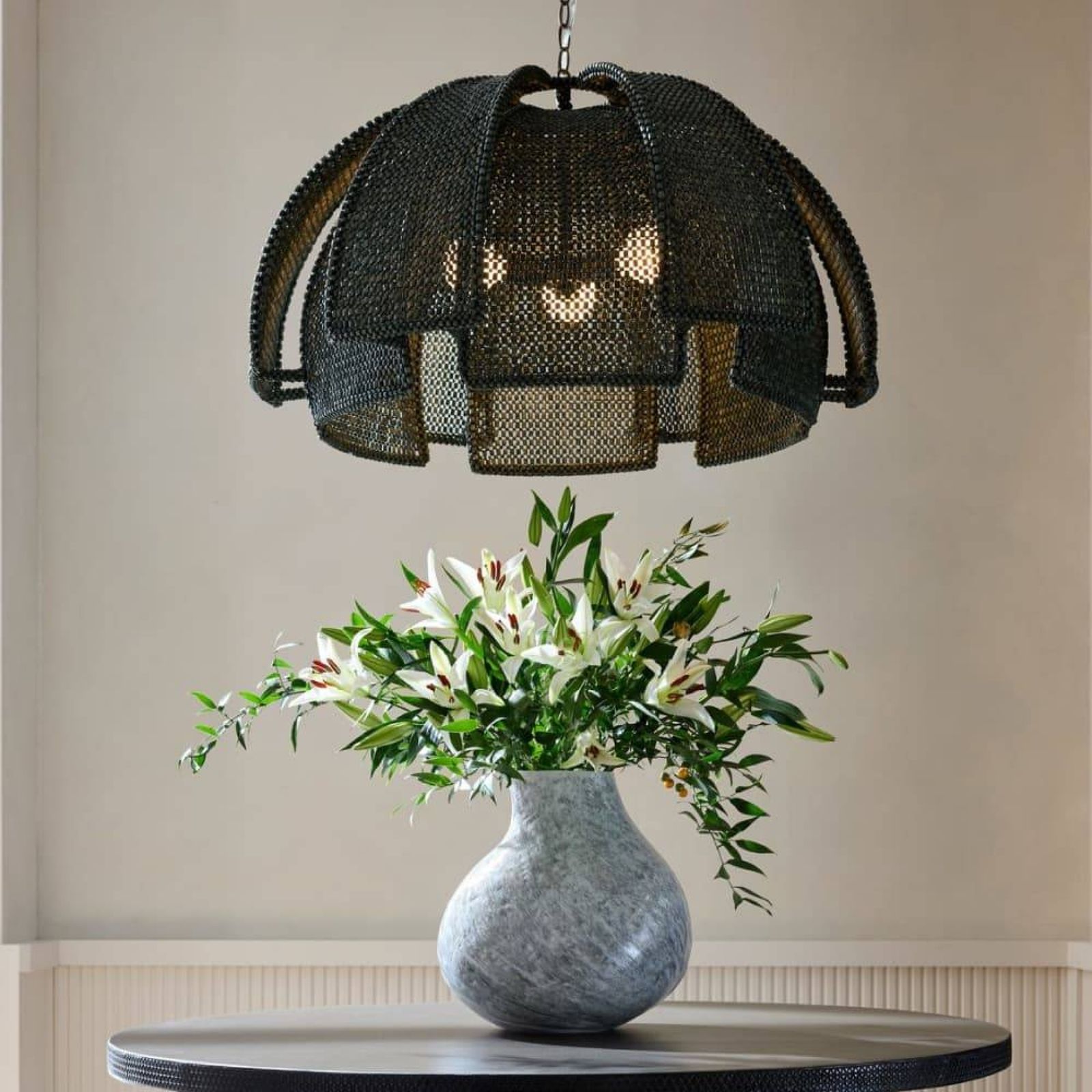 Arteriors Подвесной светильник Kamari от Arteriors — в интерьере