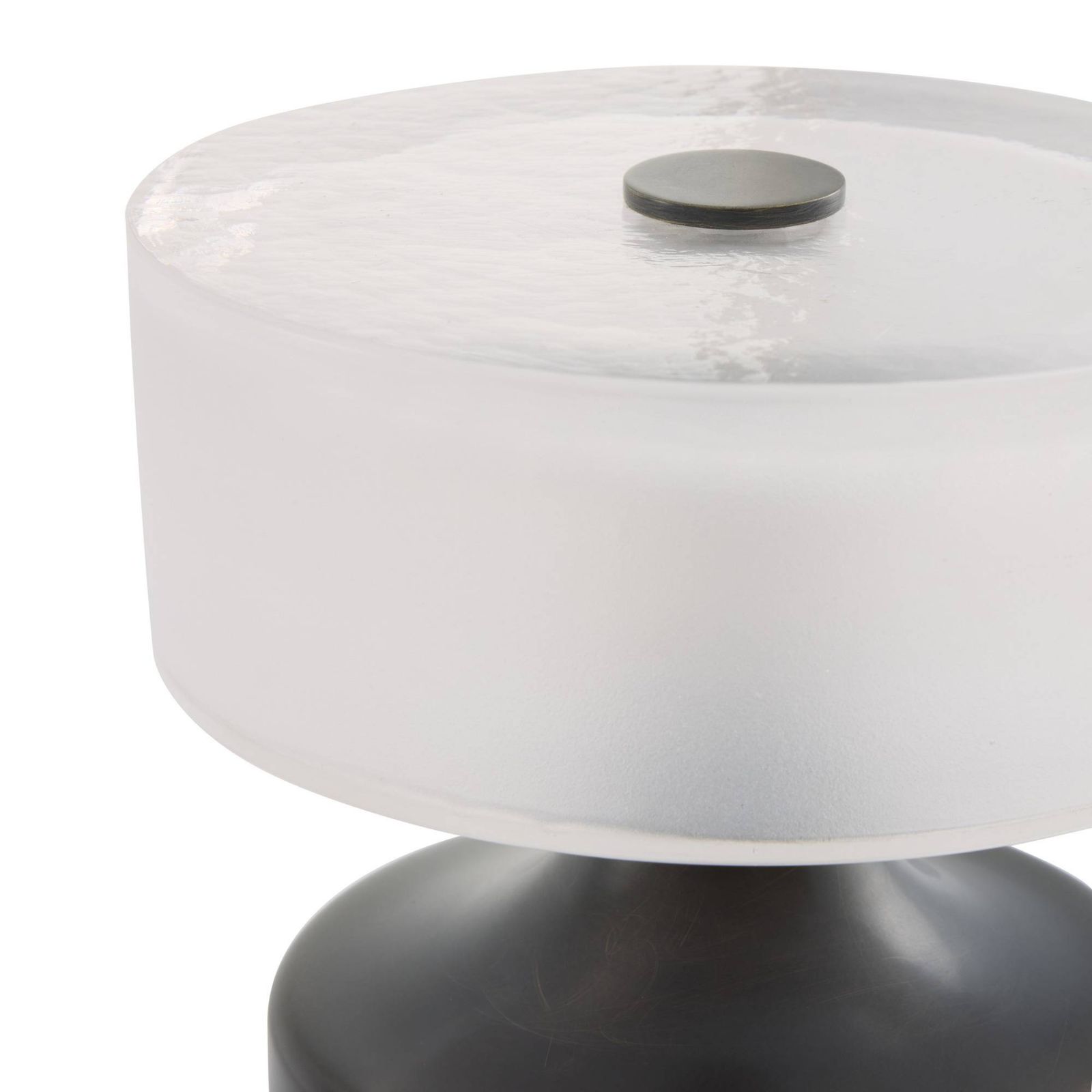Arteriors Настольная лампа Verglas Mini Rechargeable от Arteriors — в интерьере