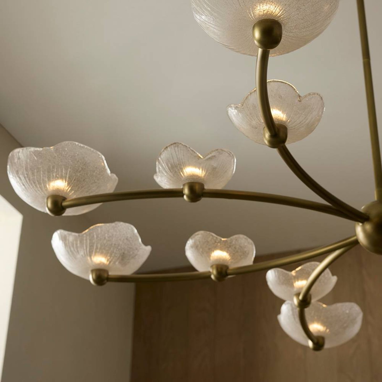 Arteriors Люстра Fleurana от Arteriors — в интерьере