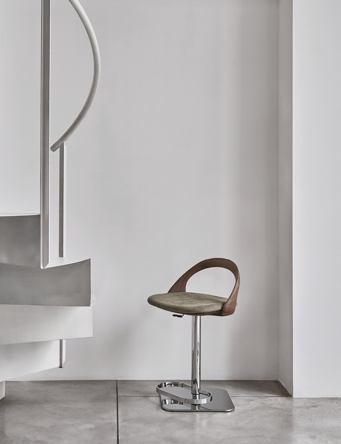 Porada Барный стул Ester Sgabello Lift от Porada — в интерьере