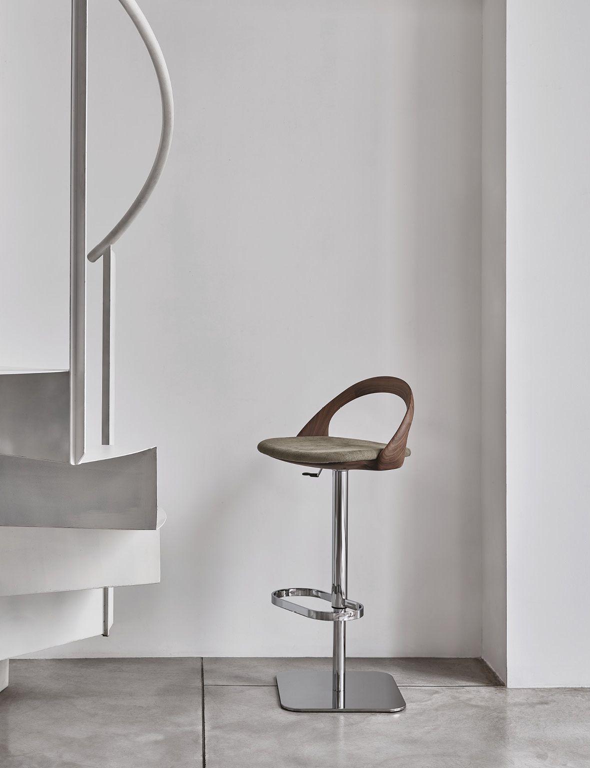 Porada Барный стул Ester Sgabello Lift от Porada — в интерьере