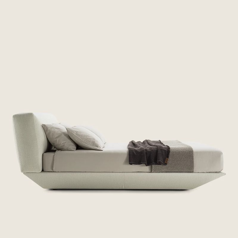 Flexform Кровать Loungescape от Flexform — в интерьере