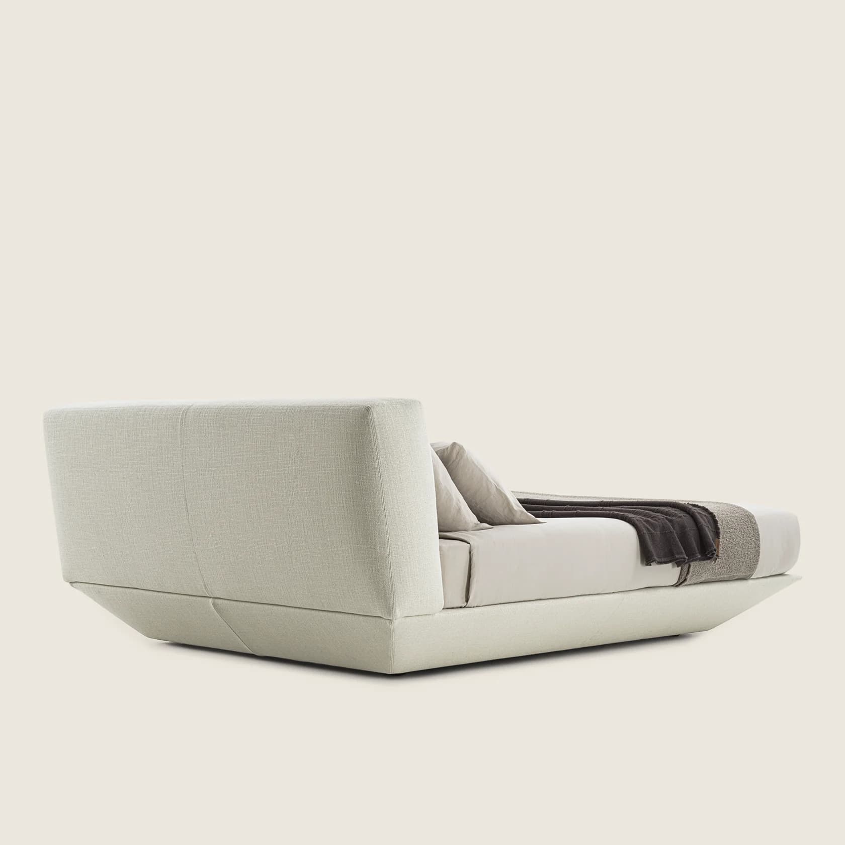Flexform Кровать Loungescape от Flexform — в интерьере