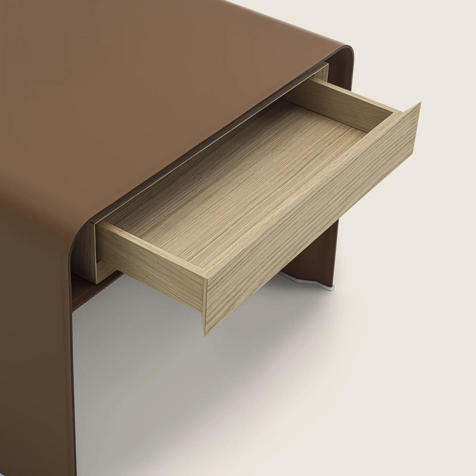 Flexform Прикроватная тумбочка Clarence H46 от Flexform — в интерьере