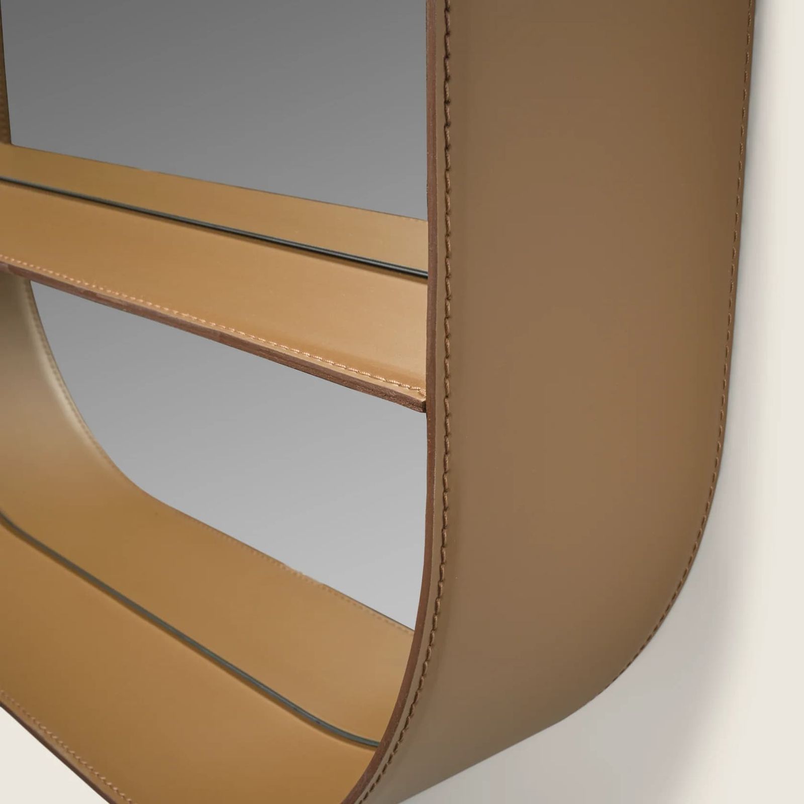 Flexform Зеркало Soreto от Flexform — в интерьере