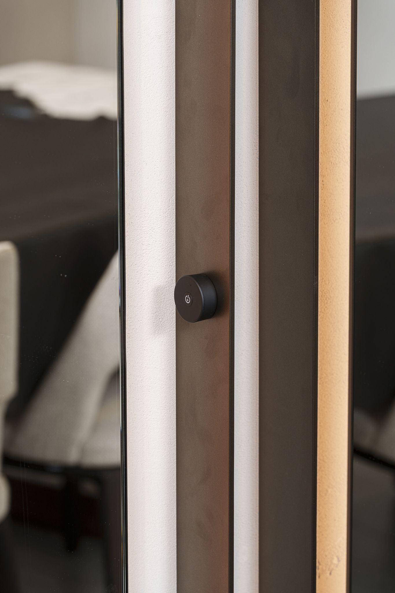 Flou Зеркало в металлической раме Bamboo от Flou — в интерьере