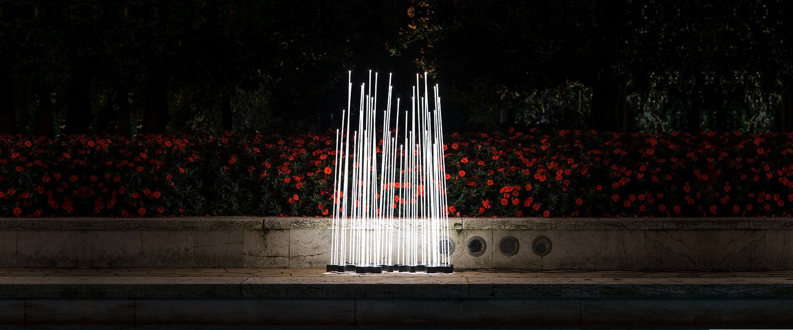 Artemide Уличный светильник Reeds от Artemide — в интерьере