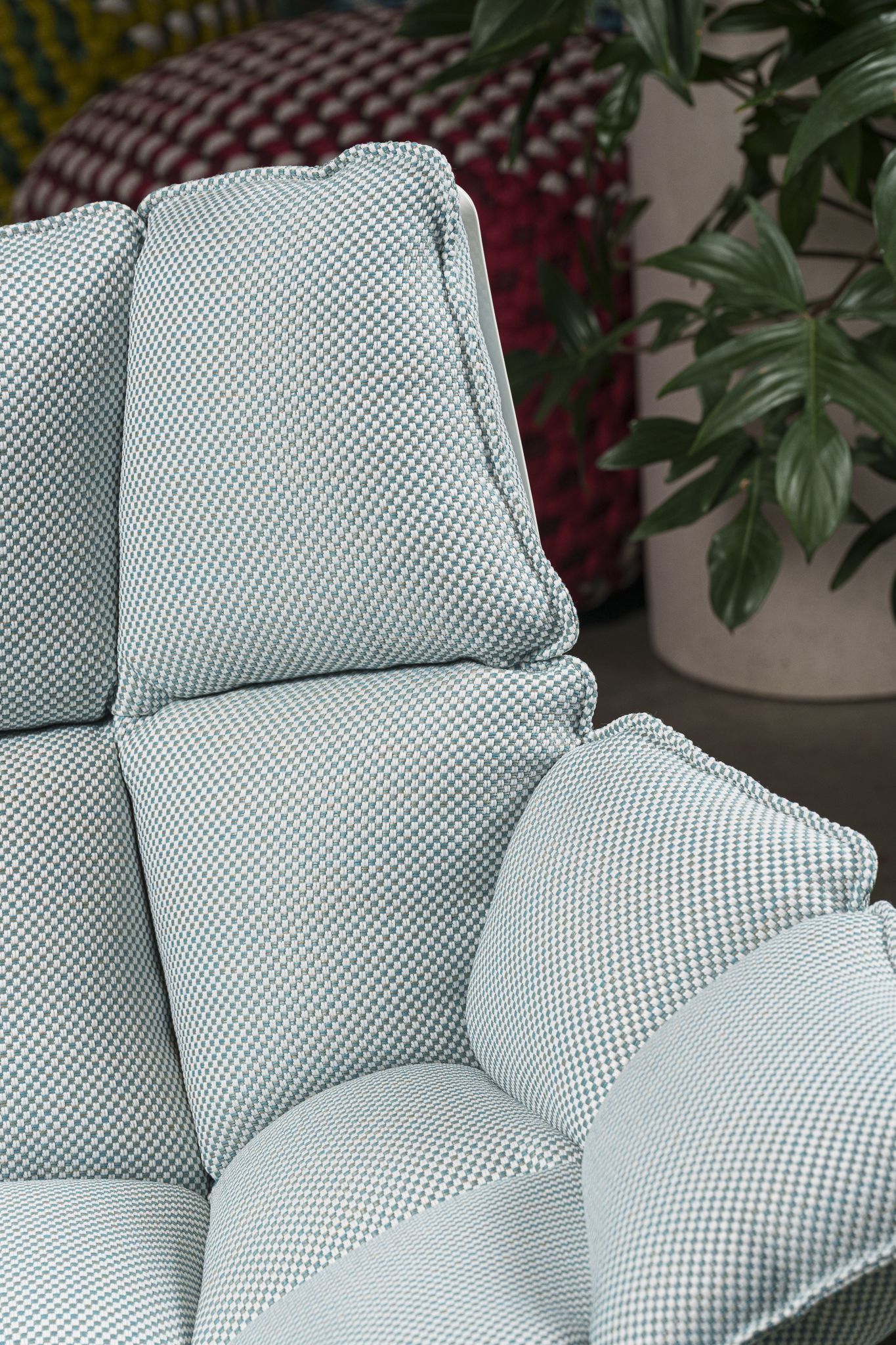 B&B Italia Уличное кресло Husk Outdoor White от B&B Italia — в интерьере