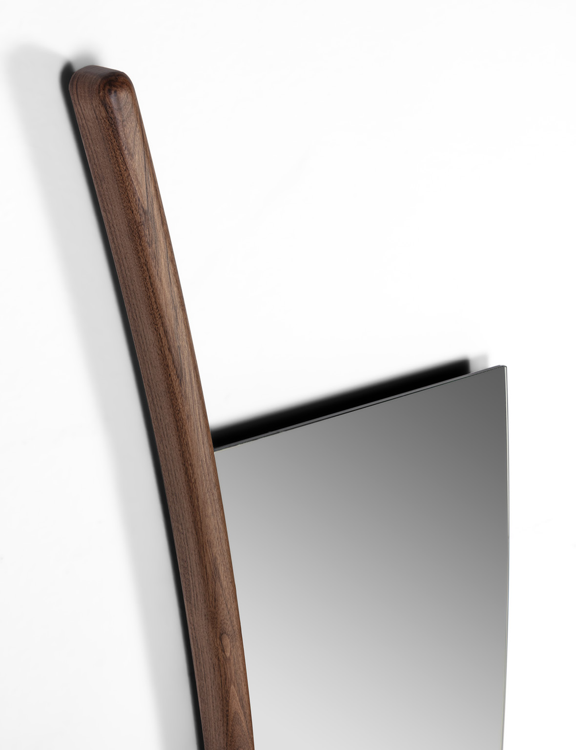 Porada Зеркало Katana от Porada — в интерьере