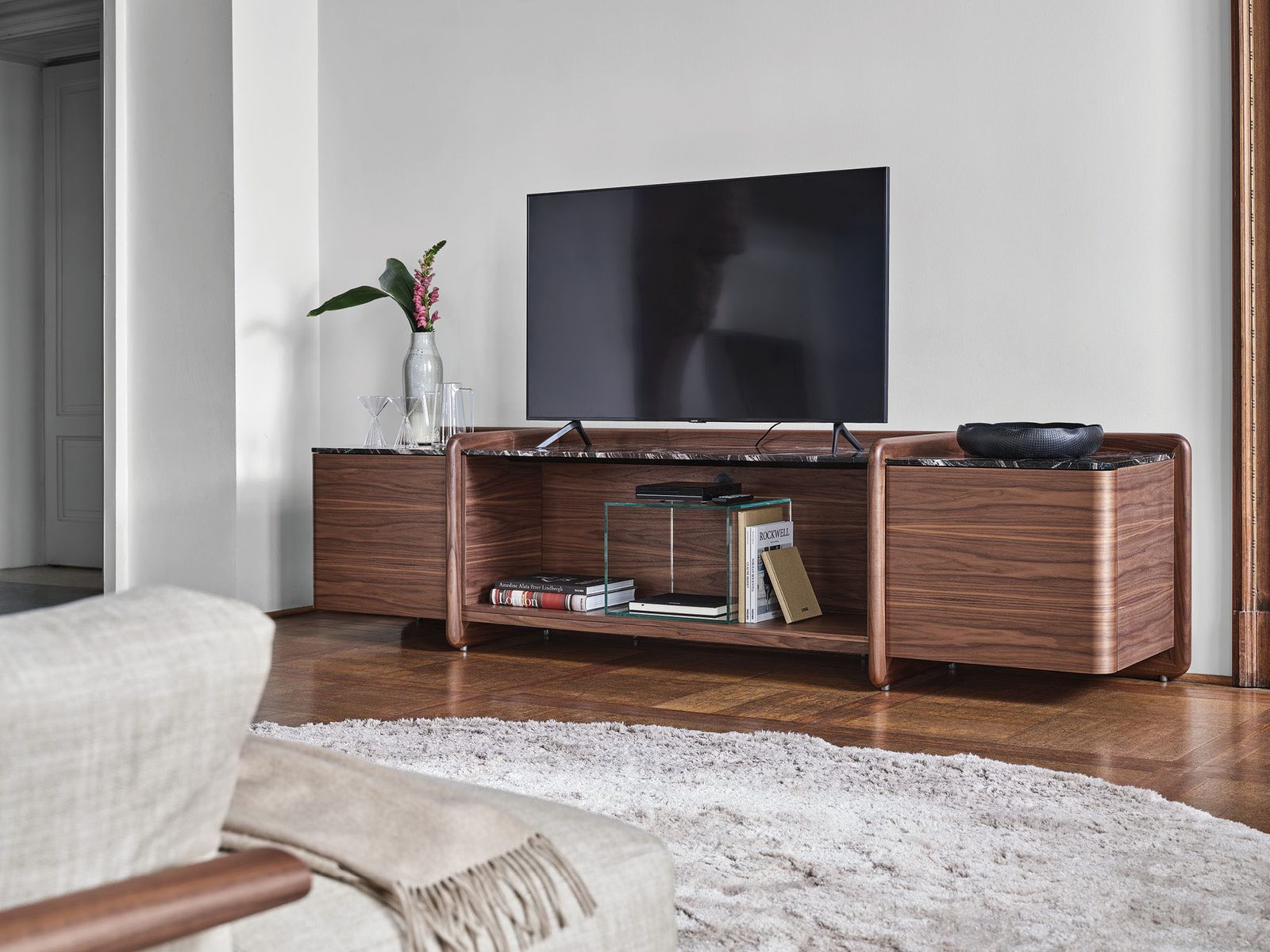 Porada Мебель под ТВ Akeru TV от Porada — в интерьере