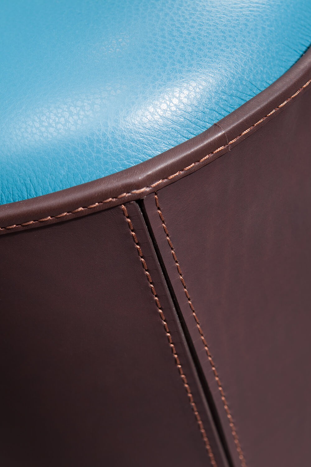 Poltrona Frau Кресло MAMY BLUE/MAMY BLUE SWIVEL от Poltrona Frau — в интерьере