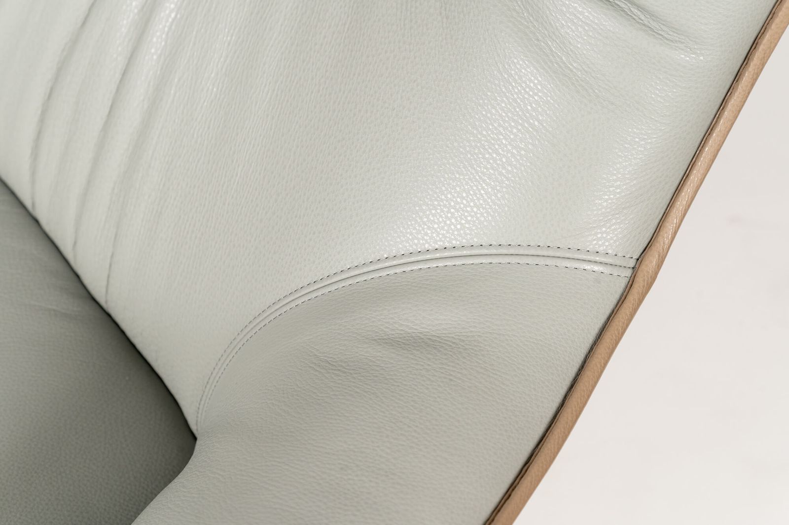 Poltrona Frau Кресло MAMY BLUE/MAMY BLUE SWIVEL от Poltrona Frau — в интерьере