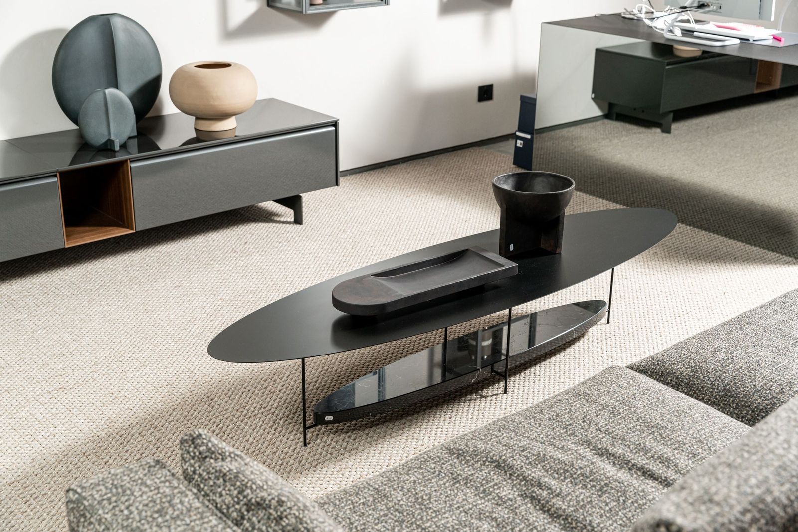 Molteni&C Высокий журнальный столик Panna Cotta от Molteni & C — в интерьере