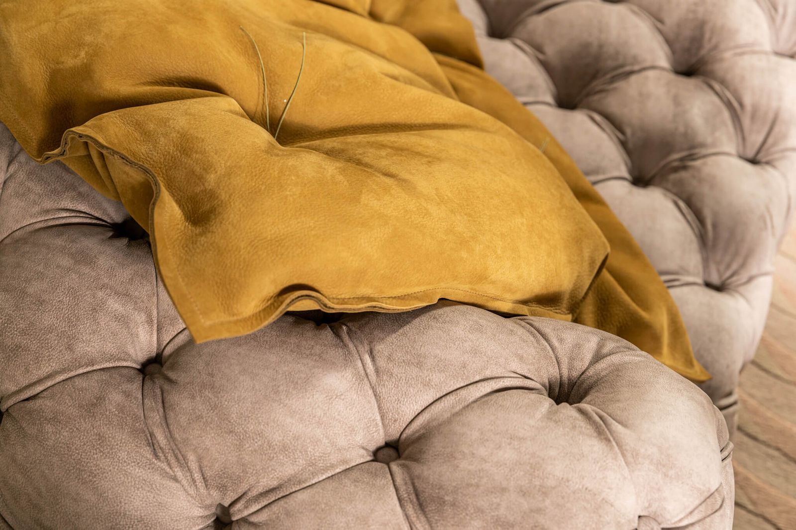 Baxter Диван Chester Mon Bo.Hemian Kaki C от Baxter — в интерьере