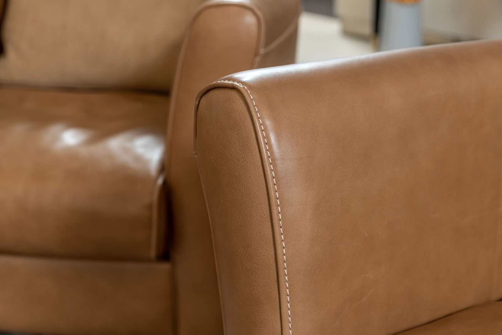 Baxter Кресло Diner Plume Creme Leather от Baxter — в интерьере