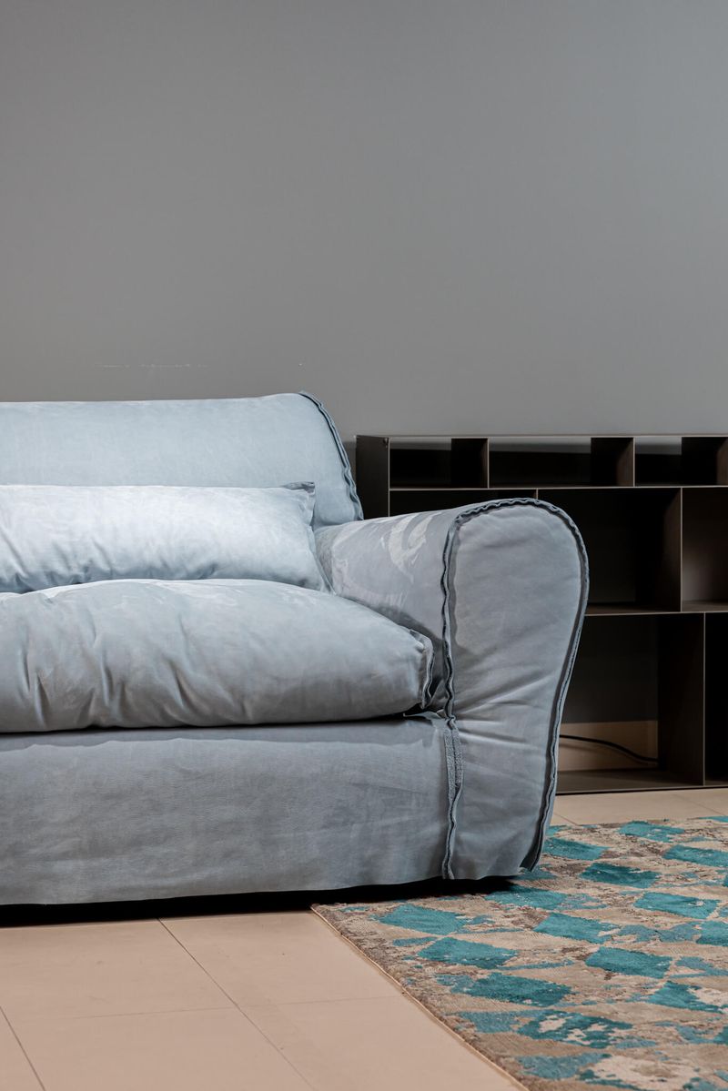 Baxter Диван с подушками Housse 265 Kashmir Azure от Baxter — в интерьере