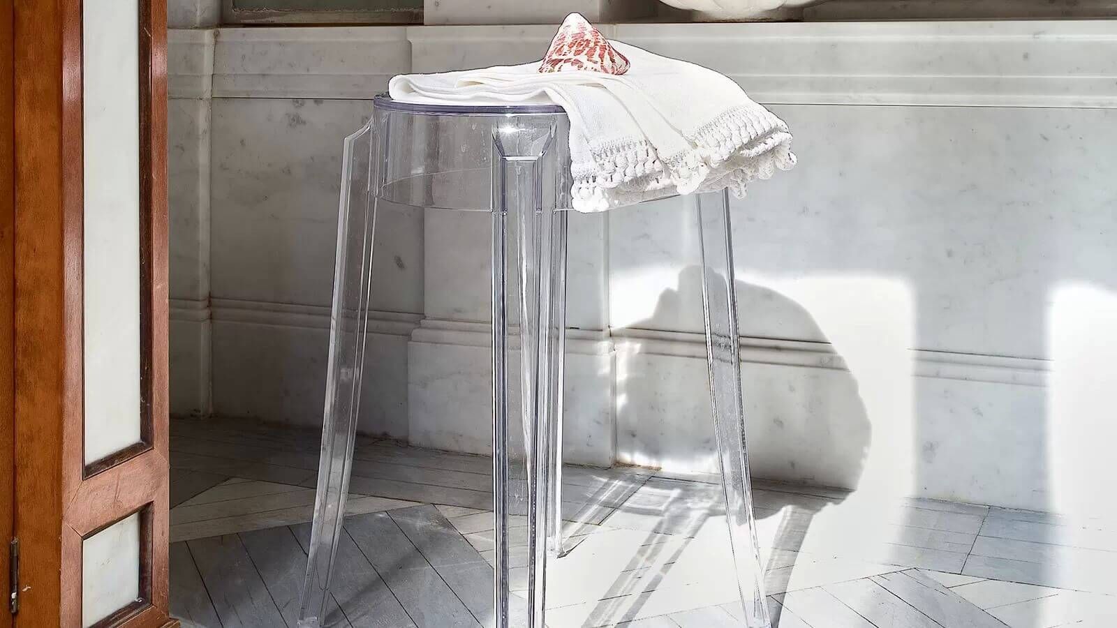 Kartell Барный стул Charles Ghost CRYSTAL от Kartell — в интерьере