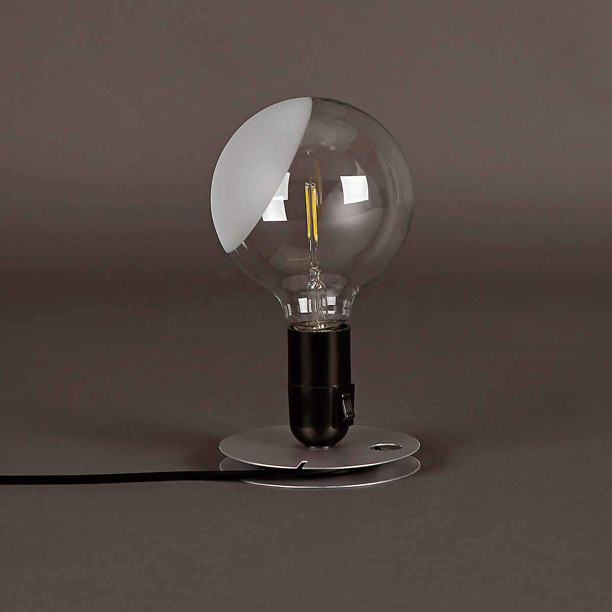 Flos Настольная лампа Lampadina от Flos — в интерьере