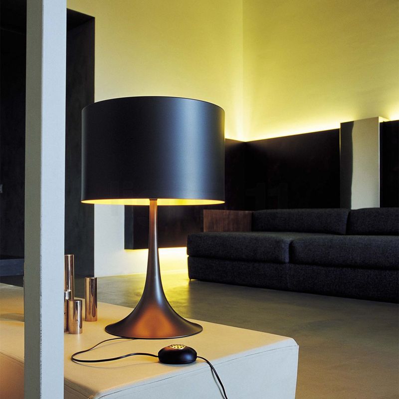 Flos Настольная лампа Spun Light T2 black от Flos — в интерьере