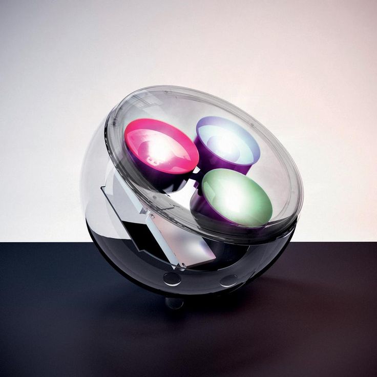 Artemide Настольная лампа Yang от Artemide — в интерьере