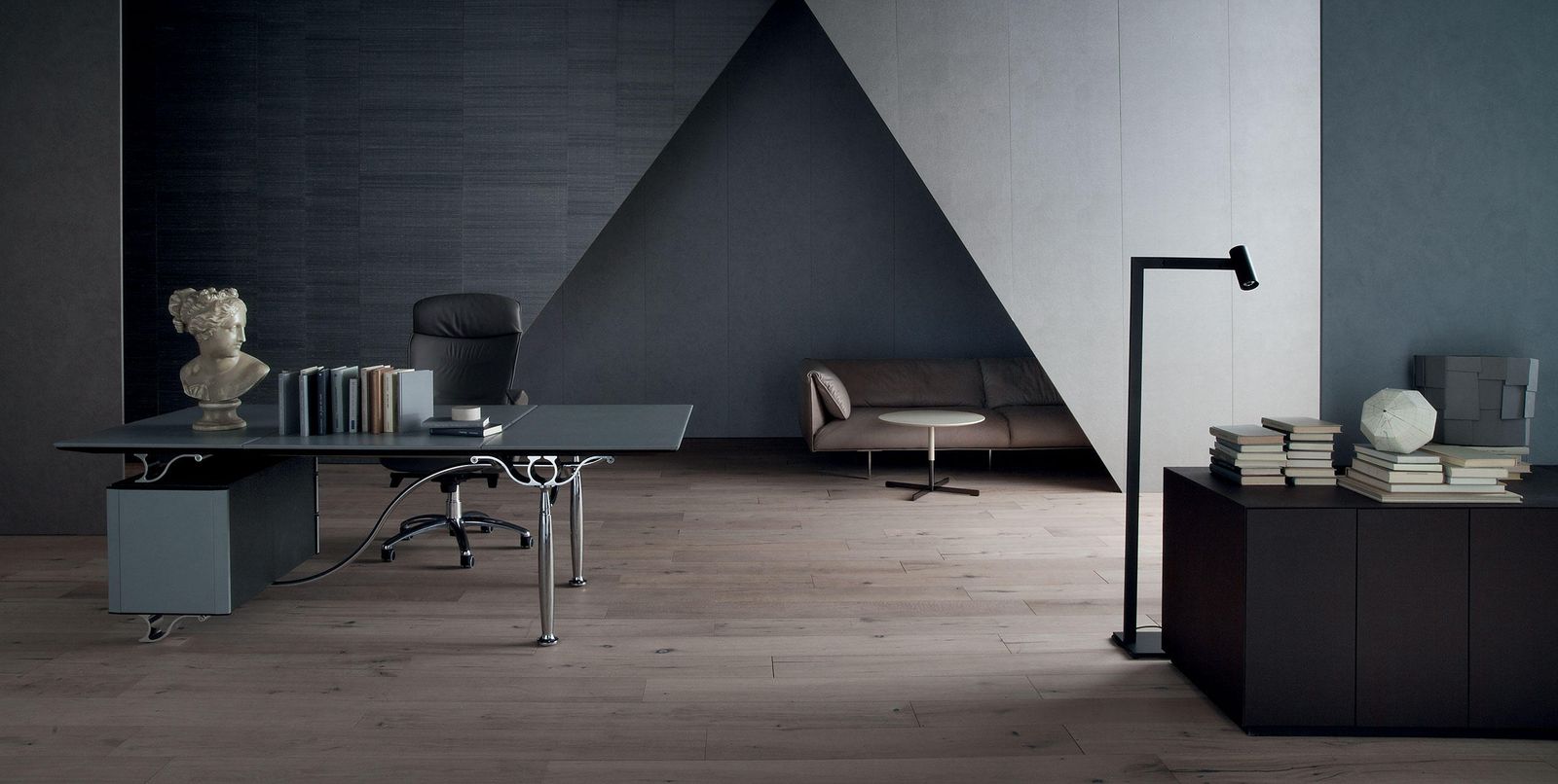 Poltrona Frau Письменный стол Corinthia desk от Poltrona Frau — в интерьере