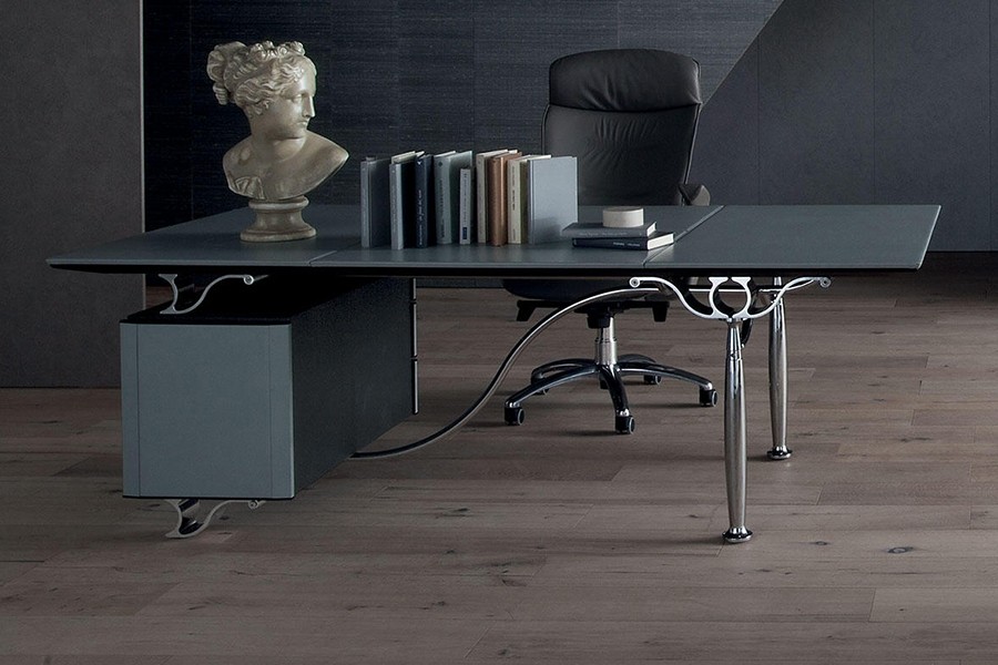 Poltrona Frau Письменный стол Corinthia desk от Poltrona Frau — в интерьере