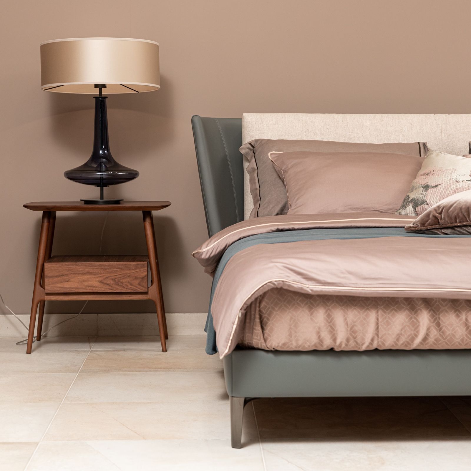 Poltrona Frau Кровать Bretagne Shine / Pelle Maggese от Poltrona Frau — в интерьере
