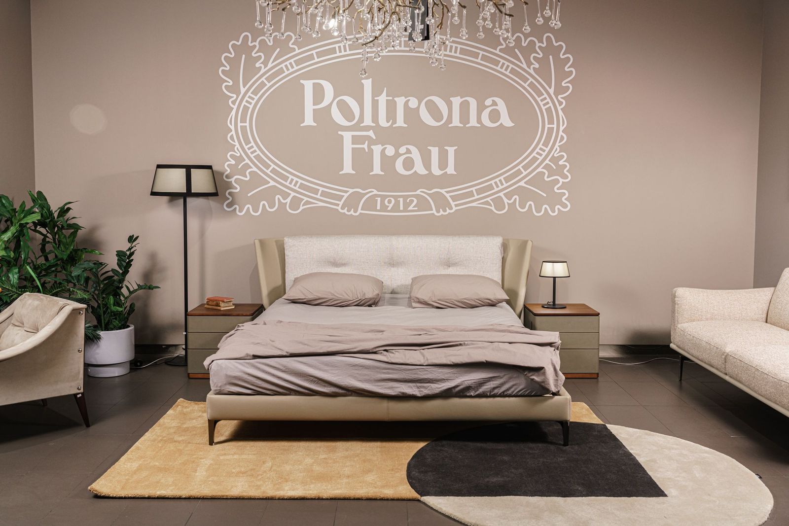 Poltrona Frau Кровать Bretagne Shine / Pelle Maggese от Poltrona Frau — в интерьере